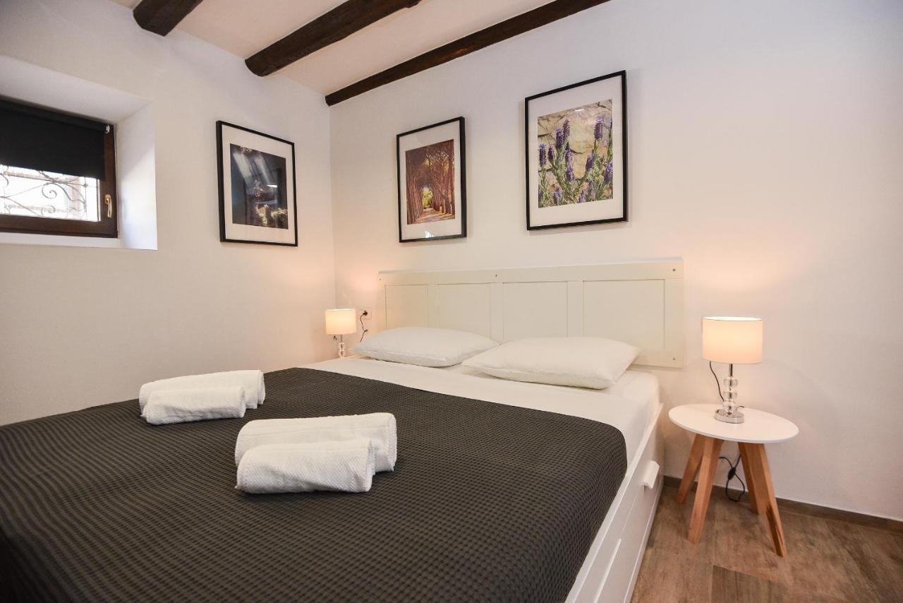 Old Town Inn Pula Extérieur photo